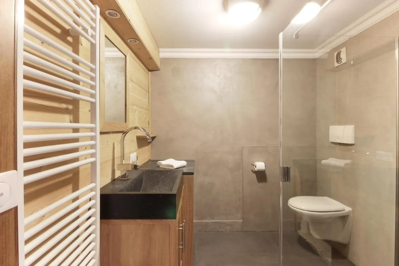 Les Grands Balcons - Newly Renovated - Rock Climbing, Trails, Tmb Near Apartment Les Houches France